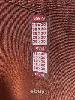 Vintage Levis 560 jean size 38x30 dead stock nwt made in usa