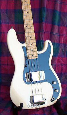 1997 Fender Precision Bass fabriqué en Amérique aux États-Unis avec manche Warmoth & étui Fender.